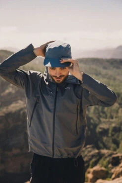 Mens Mountain Light Hardshell Jacket -Cotswold Outdoor Shop b12ae90533 7272 q